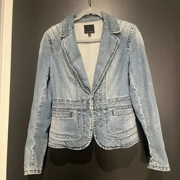 The Limited Light Blue Denim Blazer w/ Ruffle Back and Front Hook Closure size M - Picture 1 of 6